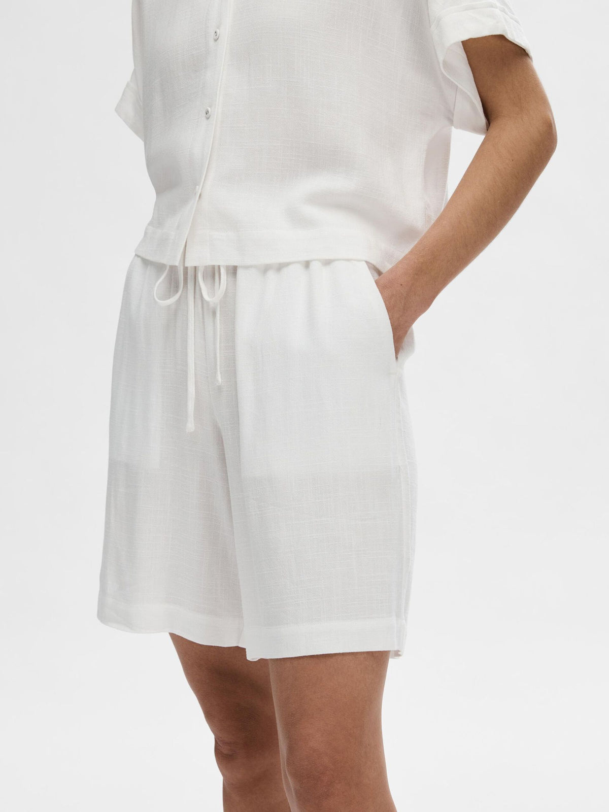 SLF Linnie Linen Shorts in White