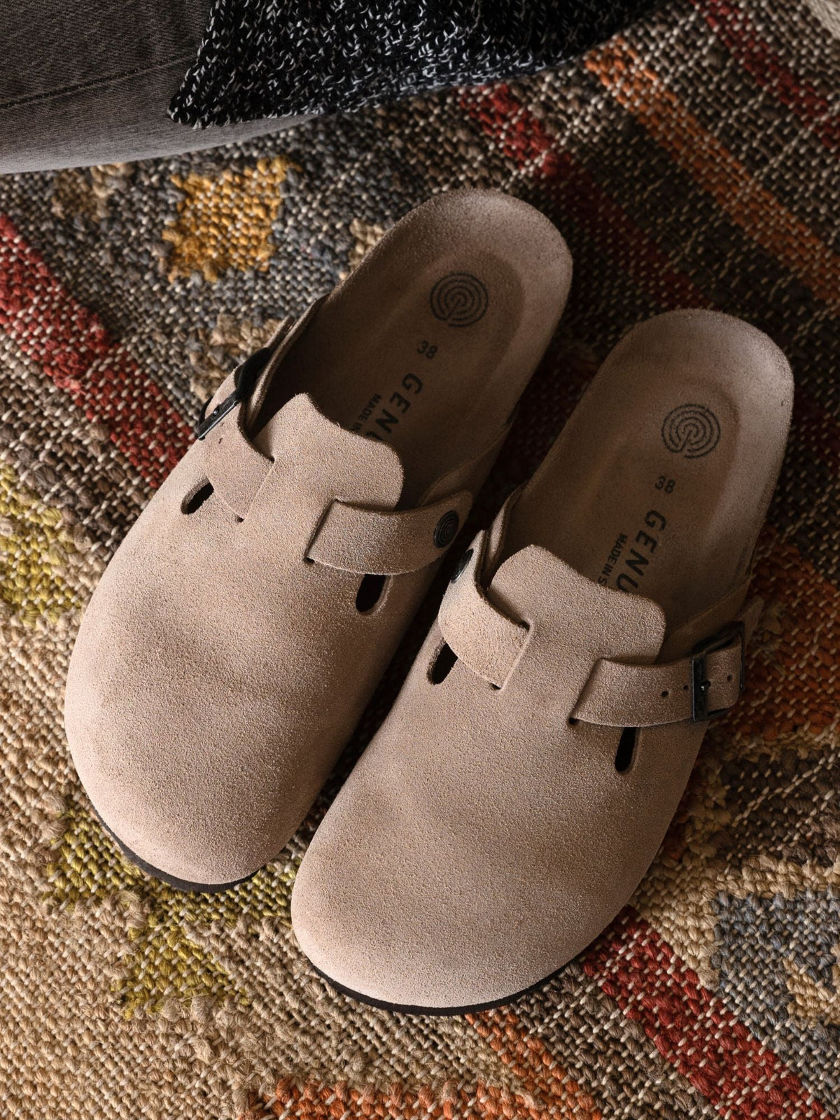 GENUINS Riva Clog in Taupe