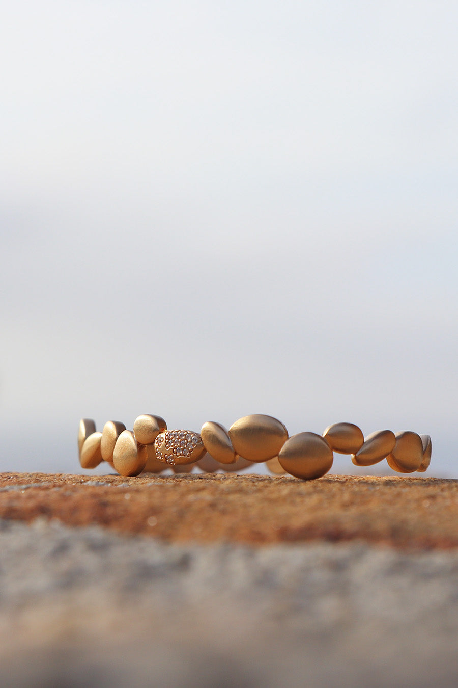 YLUME Pebble Cuff