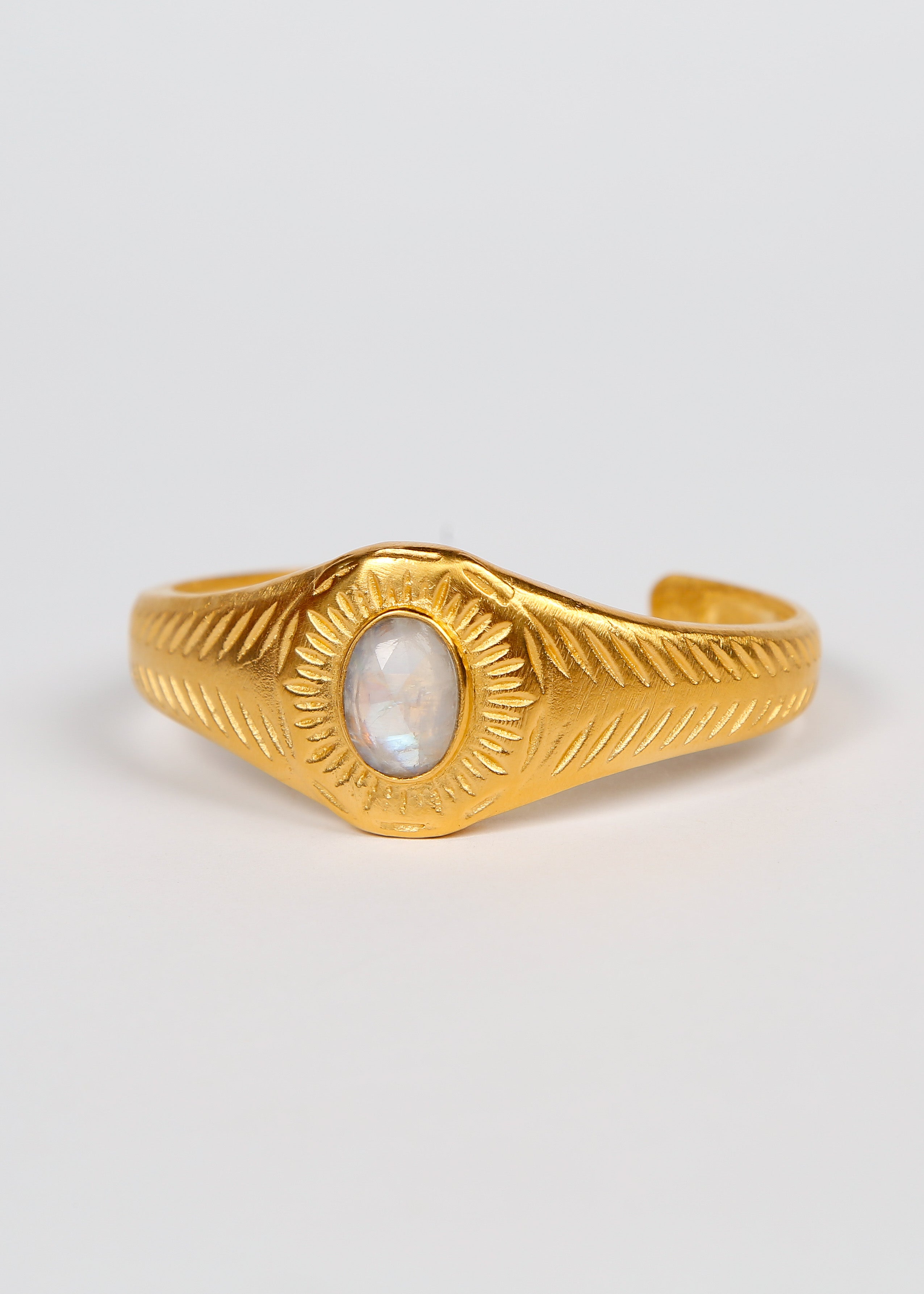 HANKA Osiris Bangle in Moonstone