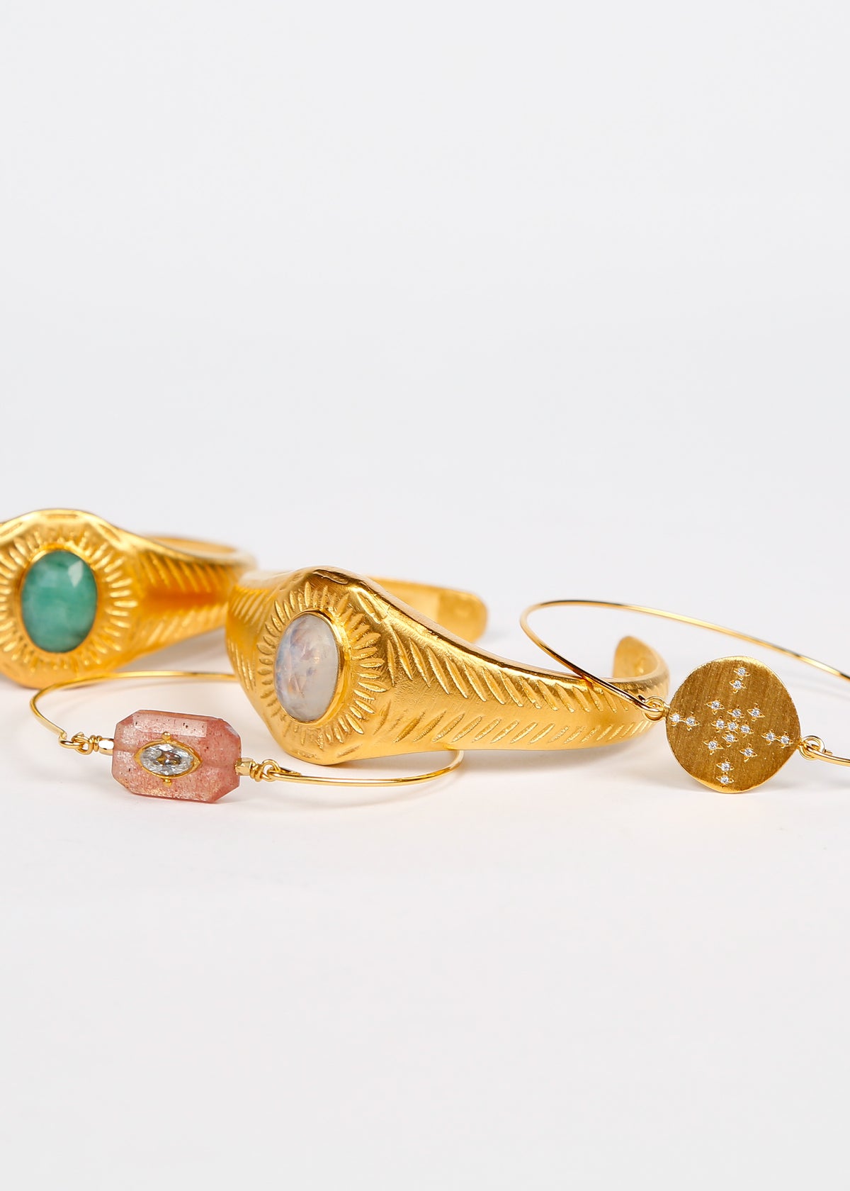 HANKA Osiris Bangle in Raw Emerald