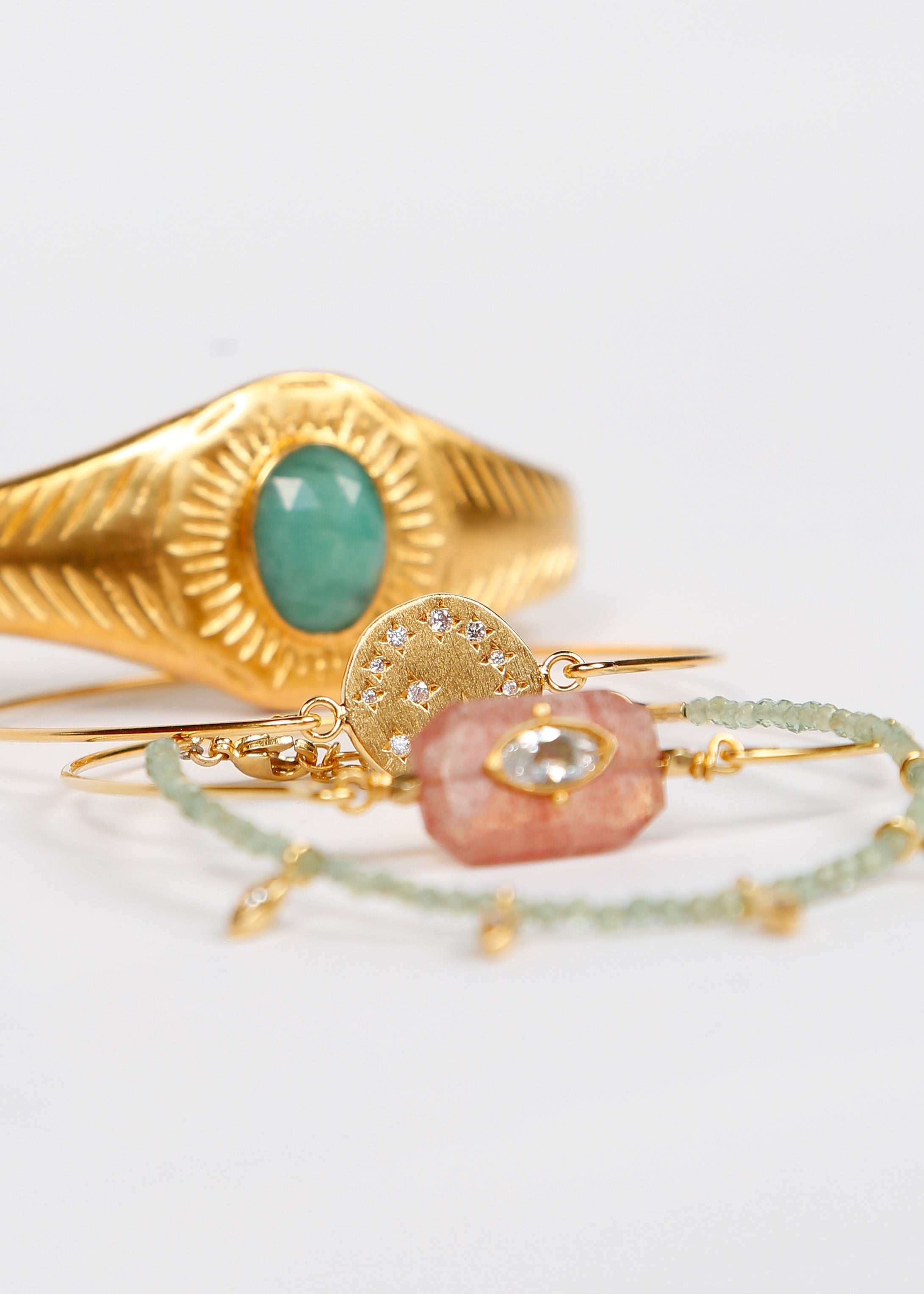 HANKA Osiris Bangle in Raw Emerald