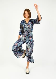 You added <b><u>ONJENU Laurie Jumpsuit in Moonlight Blue Gold</u></b> to your cart.