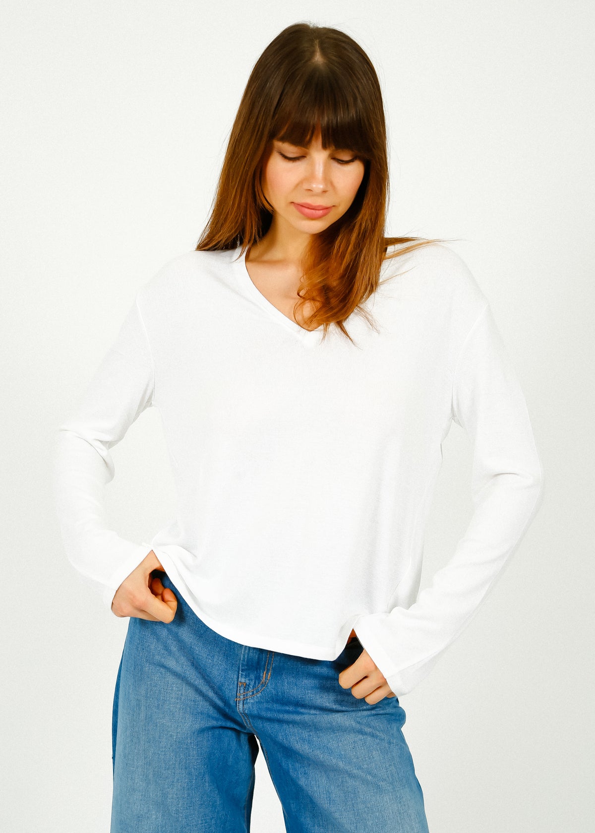 R&B The Knit Vee LS in White