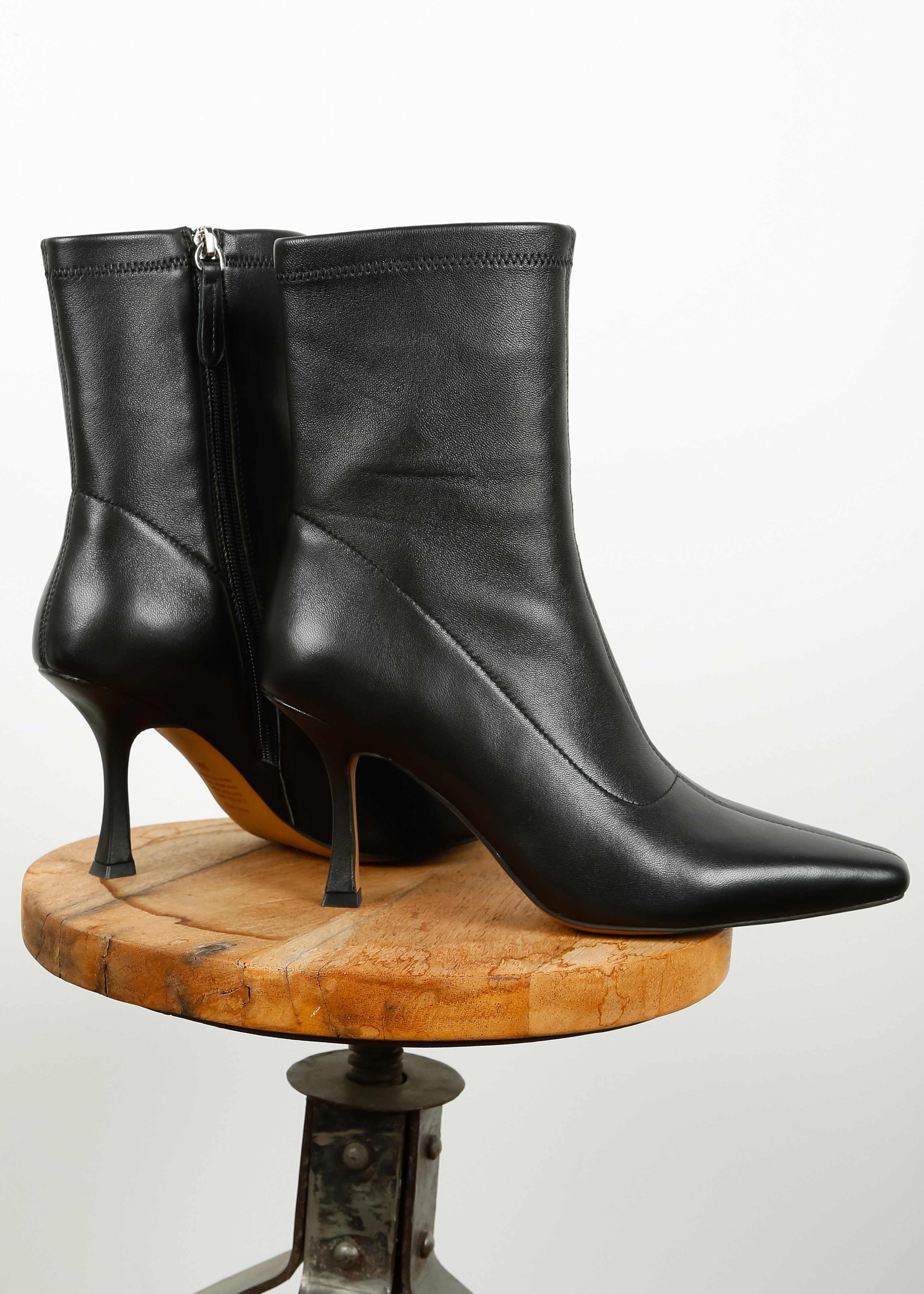 AM Carmen Boots in Black