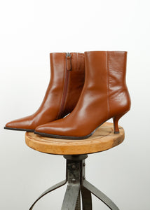 You added <b><u>AM Freya Boot in Mocha</u></b> to your cart.