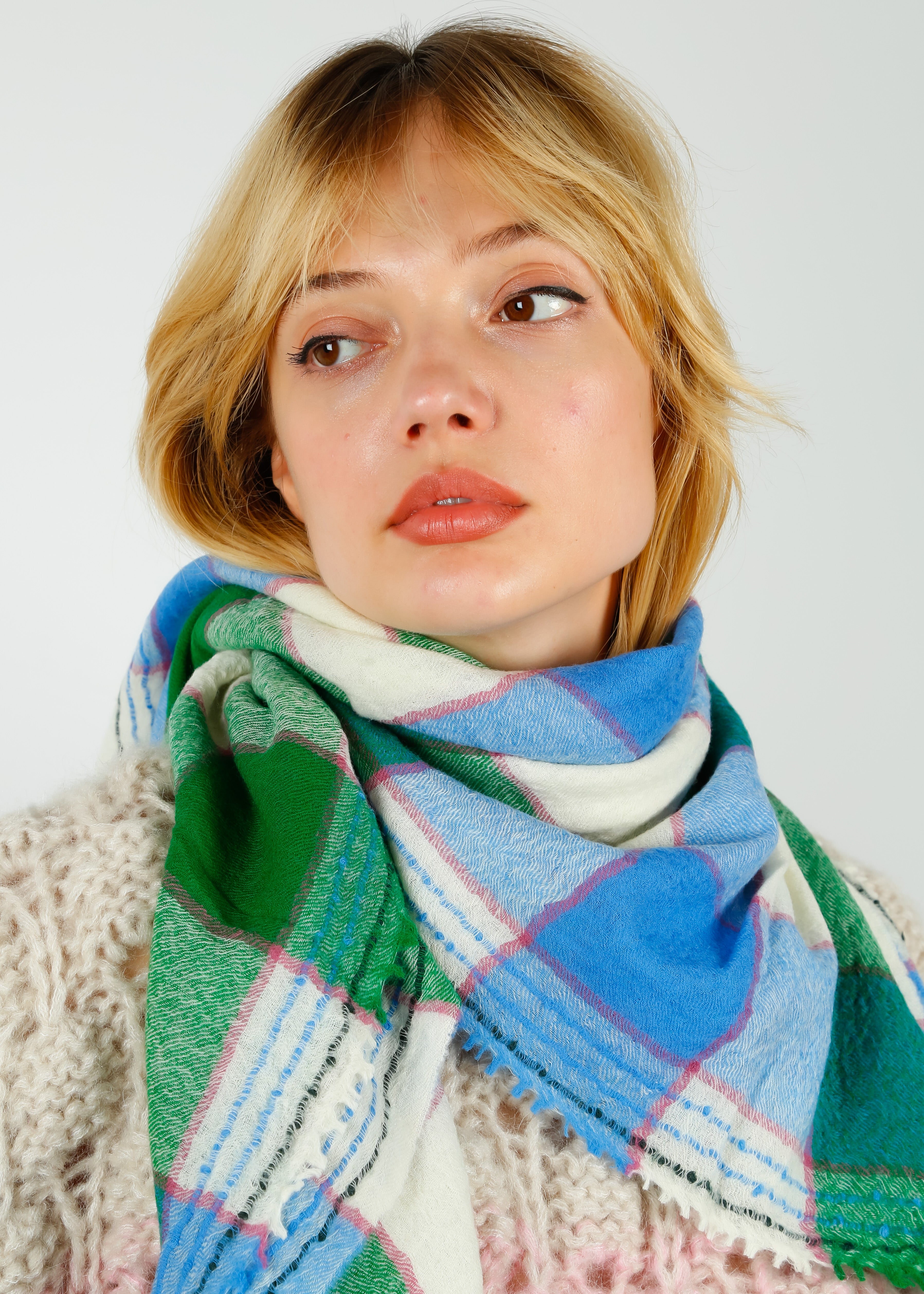 MOISMONT 686 Ombre Scarf in Apple Green