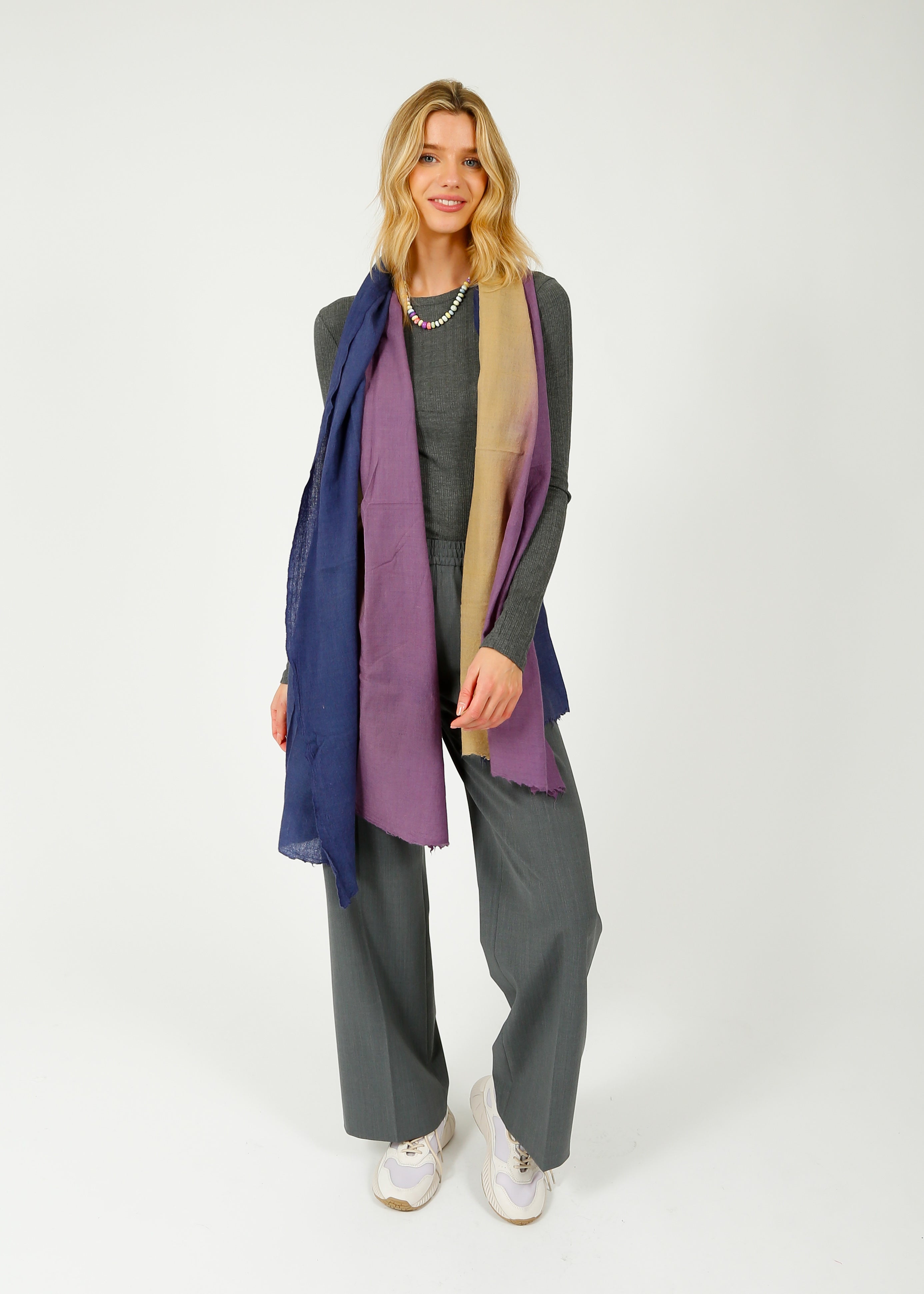 MOISMONT 757 Colour Trim Scarf in Plum