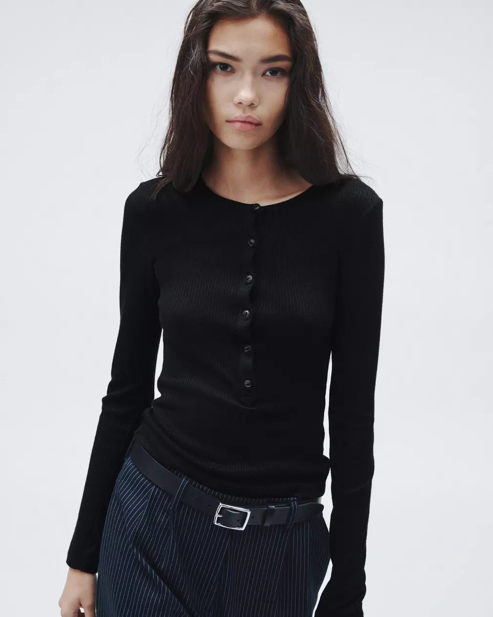 R&B The Knit Rib Henley in Black