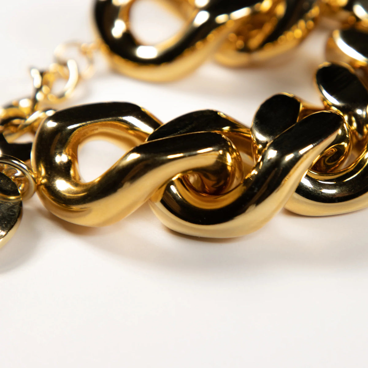 VBARONI Mini Flat Chain Bracelet in Gold