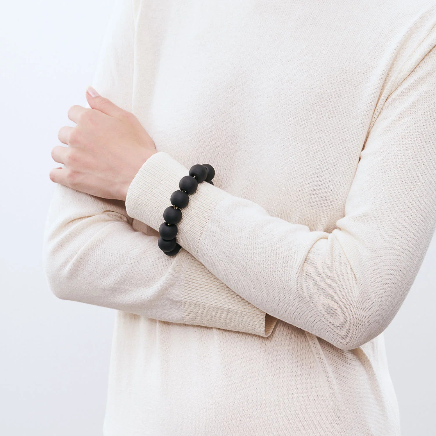 VBARONI Beads Bracelet in Matt Black