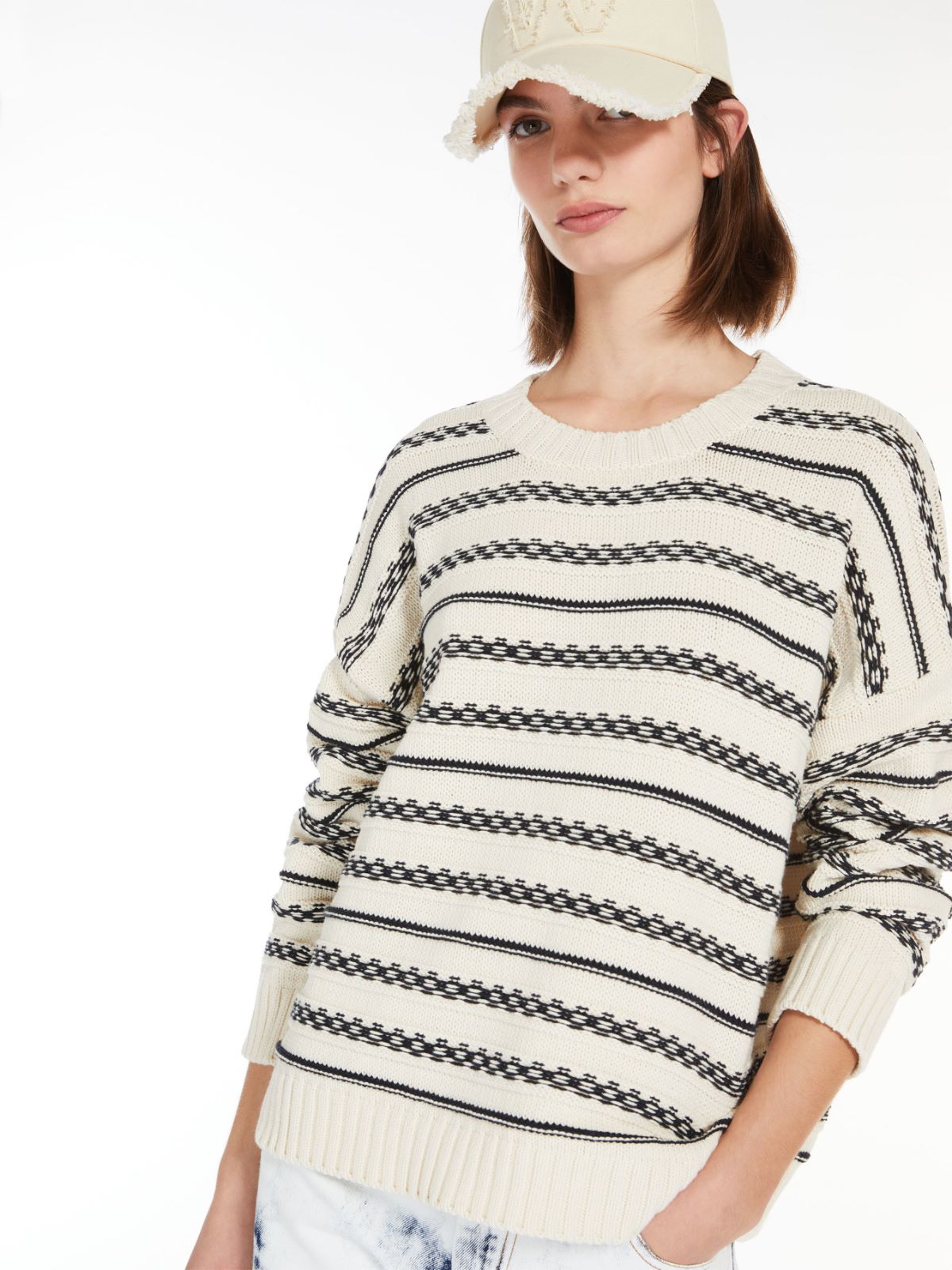 MM Foster Striped Knit in Navy Pinstripes