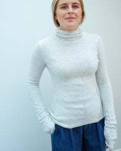 You added <b><u>AV DAM18 Roll neck in grey chine</u></b> to your cart.