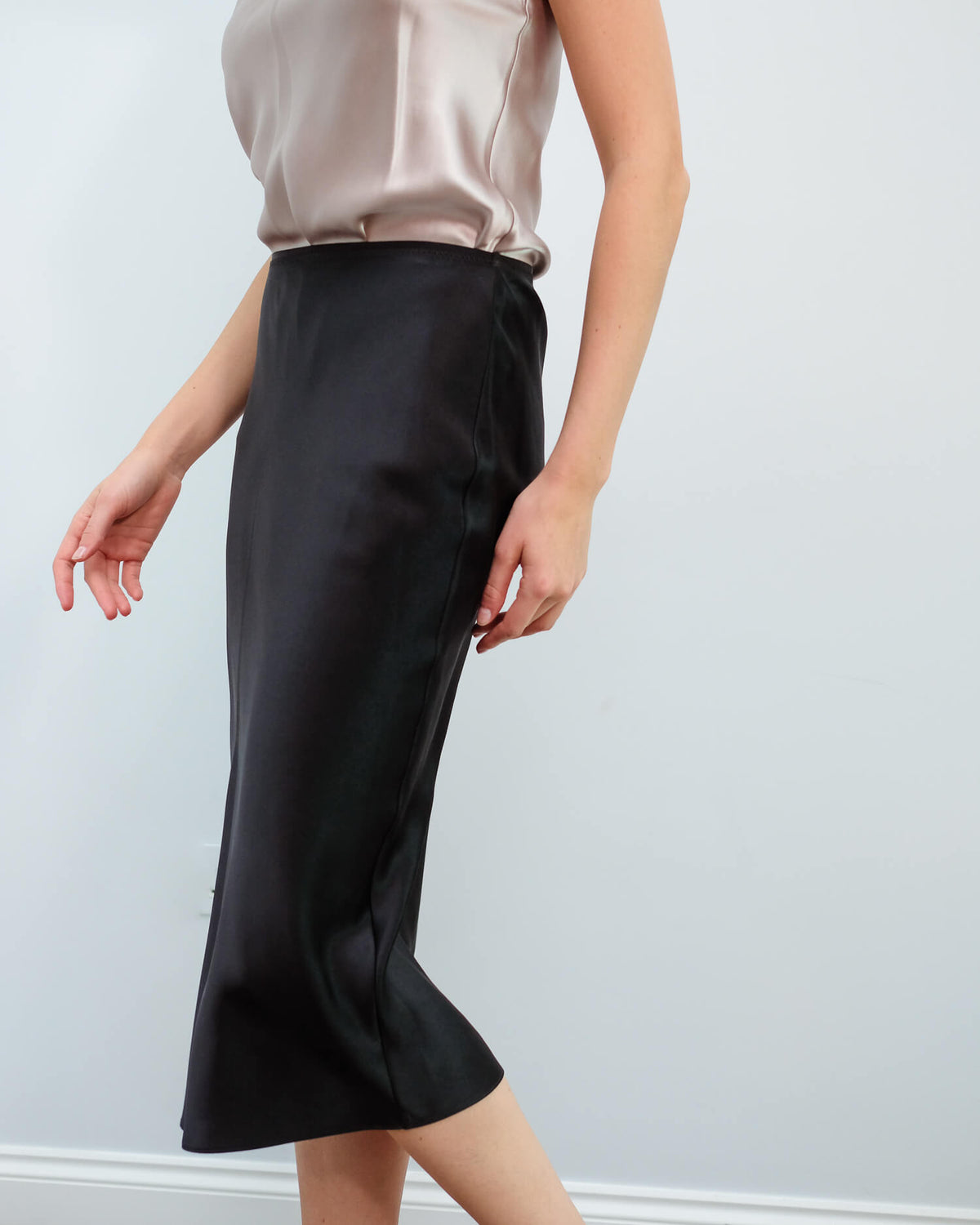 JOSEPH Isaak silk satin skirt in black