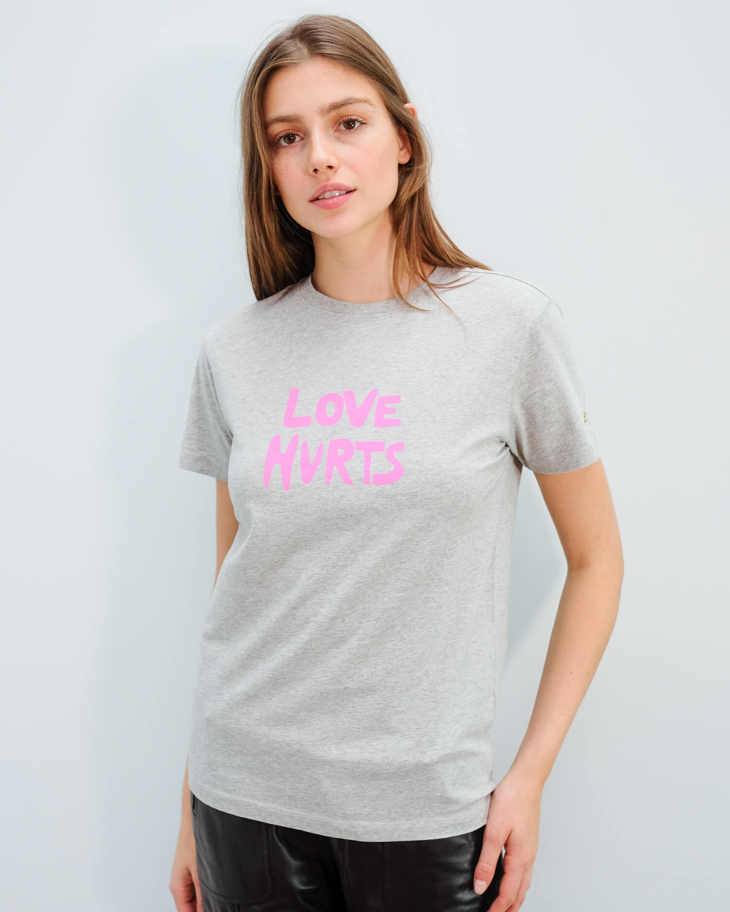 BF Love hurts tee in grey