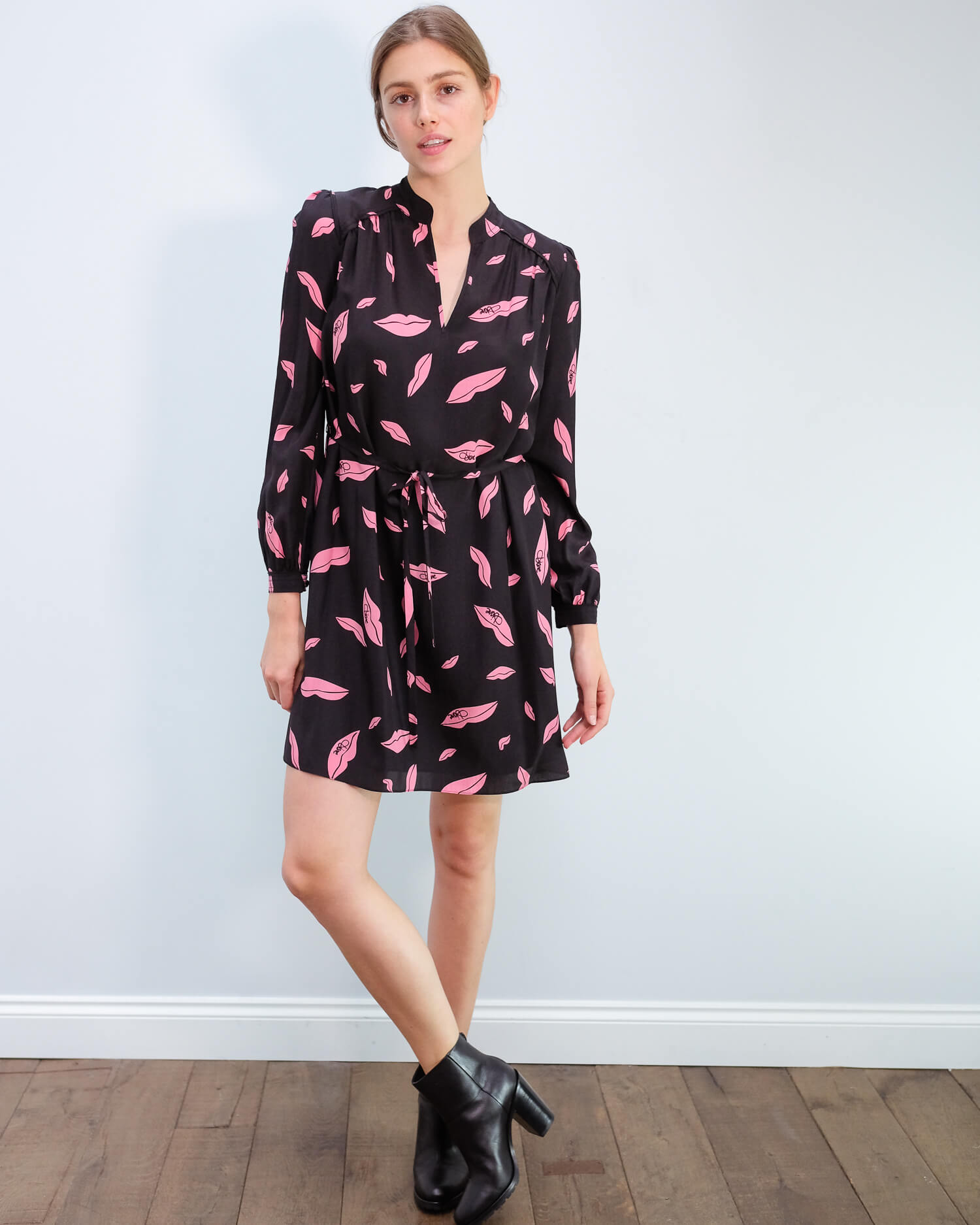 DVF Glenda dress in falling lips black