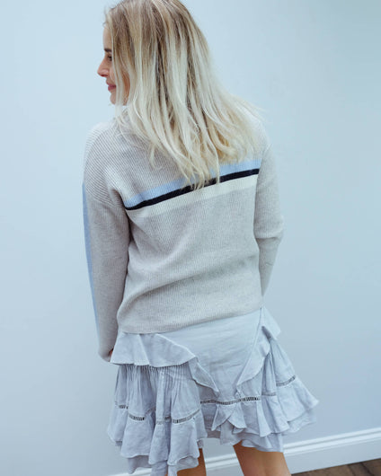 V Kyla knit in heather grey