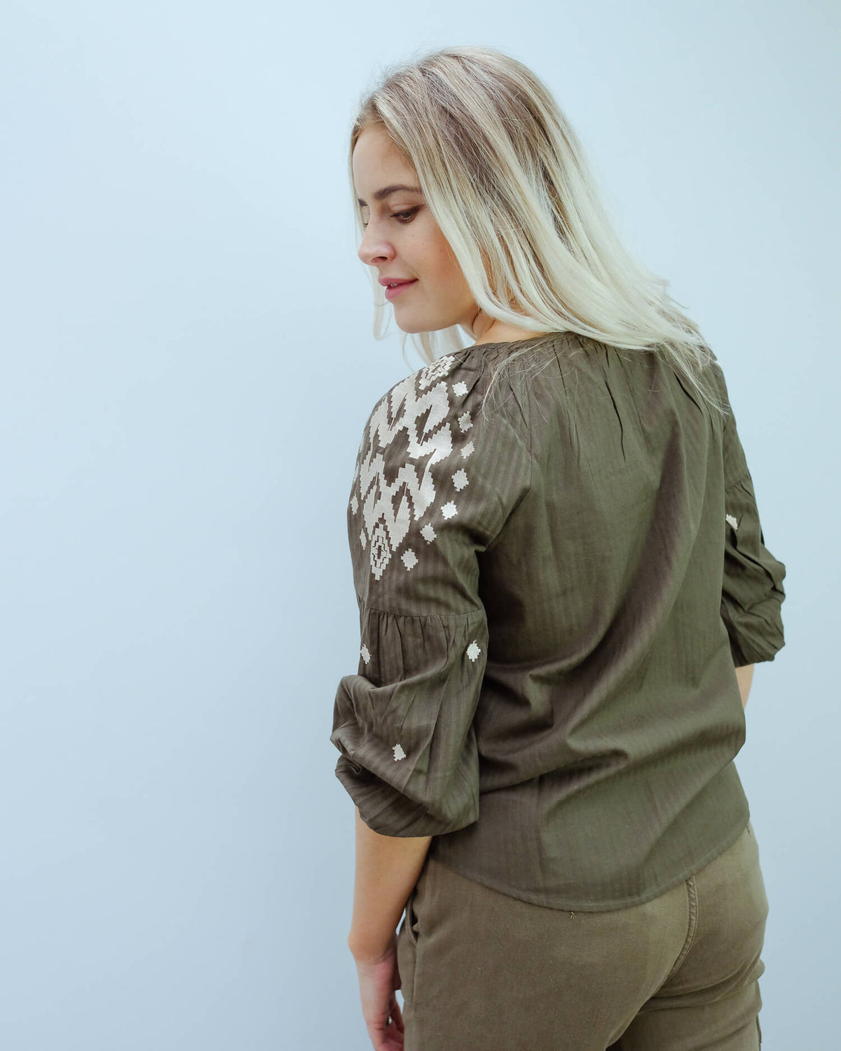 V Klara top in olive