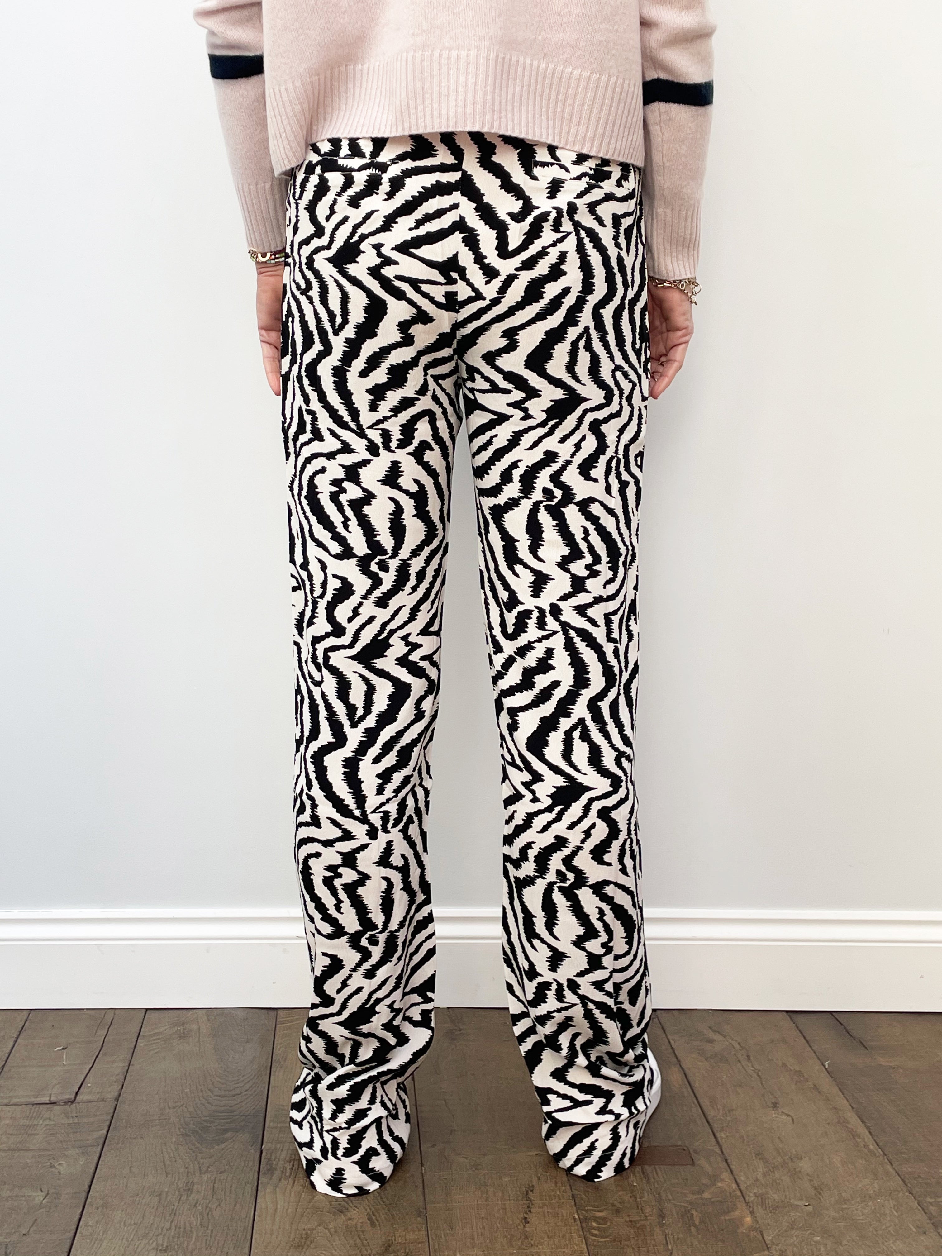 EA Zegeta Wide Leg Trouser in Black/White