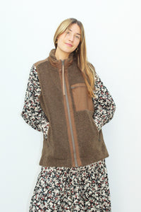 You added <b><u>SEC.F Krizian Waistcoat in Wren</u></b> to your cart.