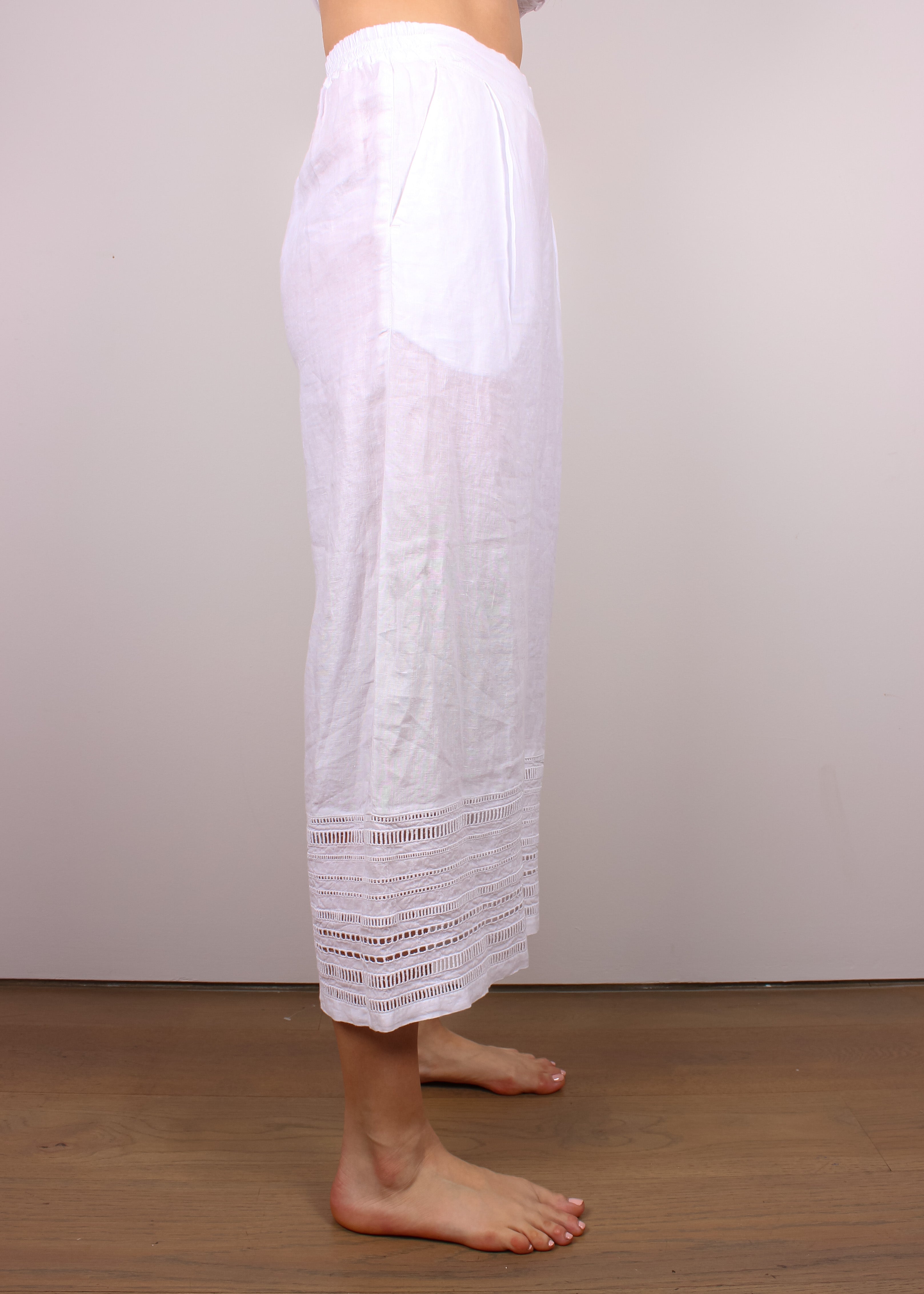 120% Lino V1W29CE Cropped Trousers in White