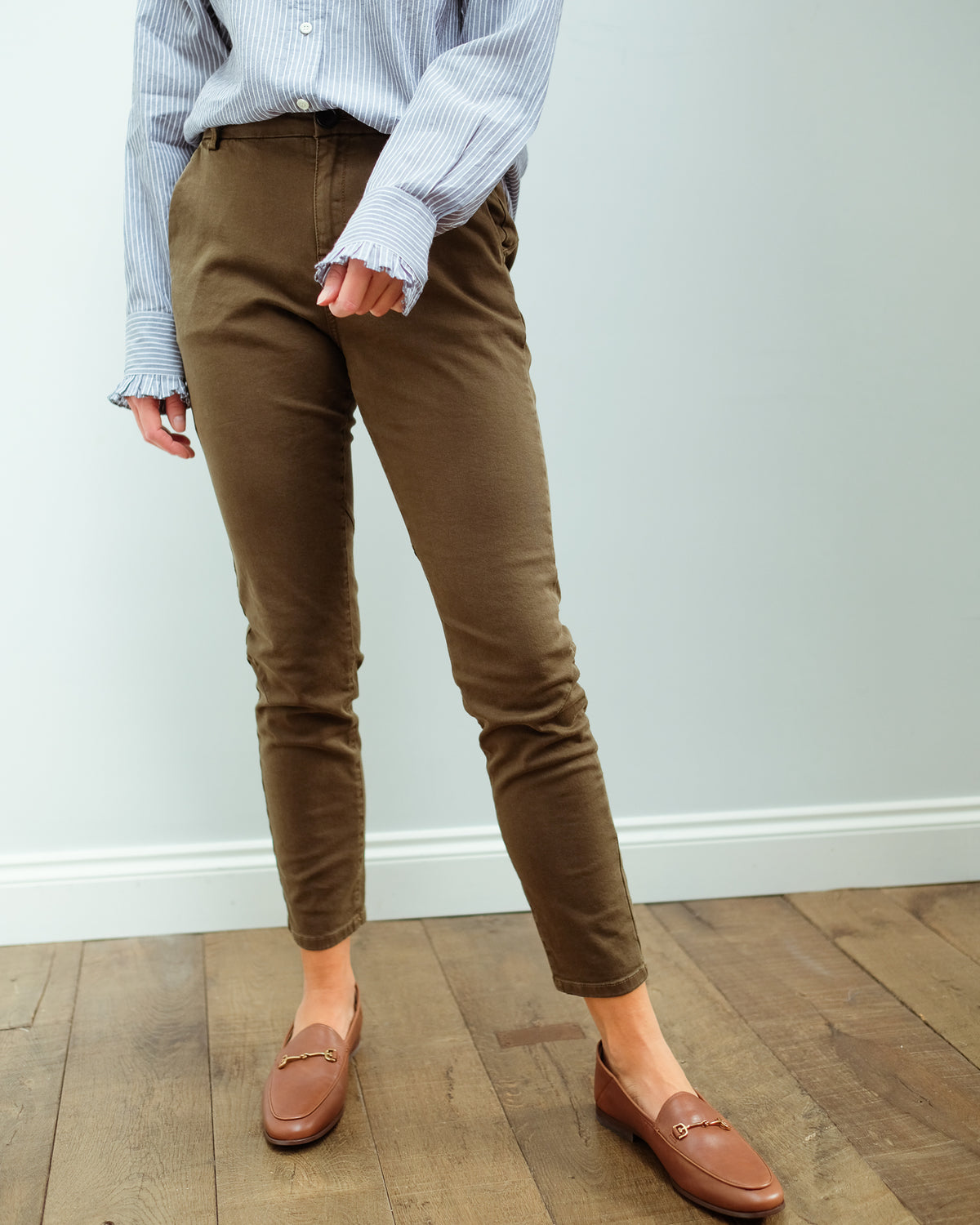 IVY Karmey chino in army