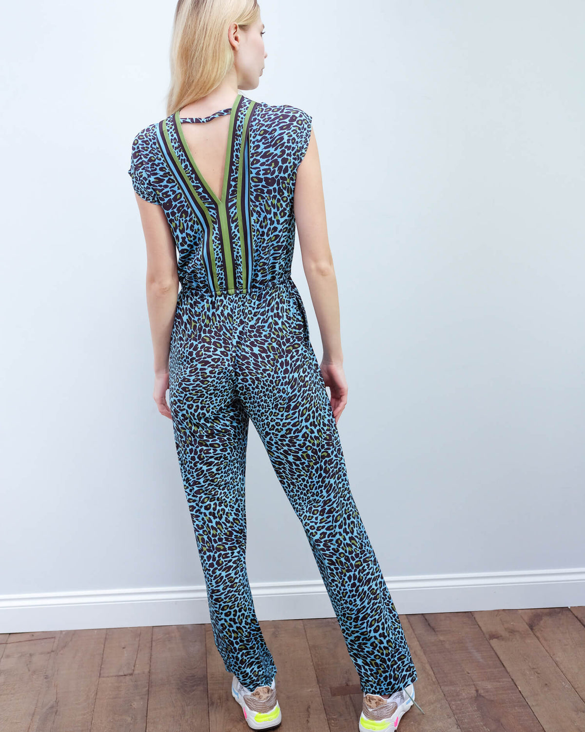 HB 8552 Leopard jumpsuit in blue