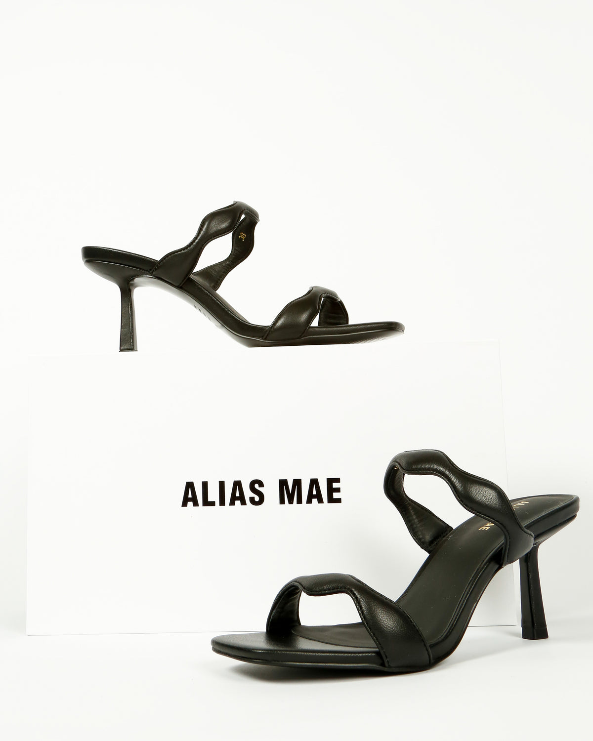 AM Lin Heel in Black