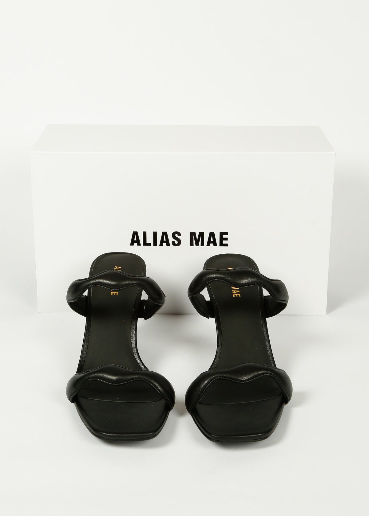 AM Lin Heel in Black