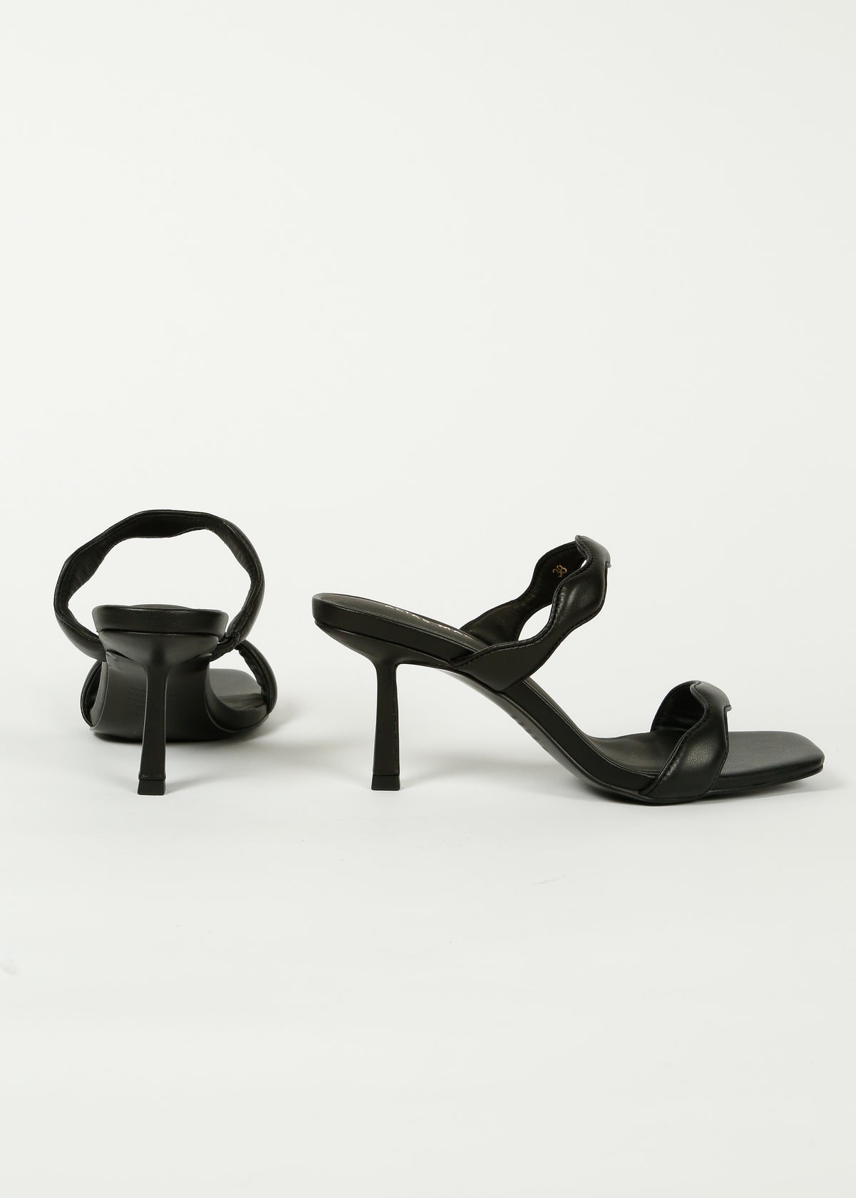 AM Lin Heel in Black