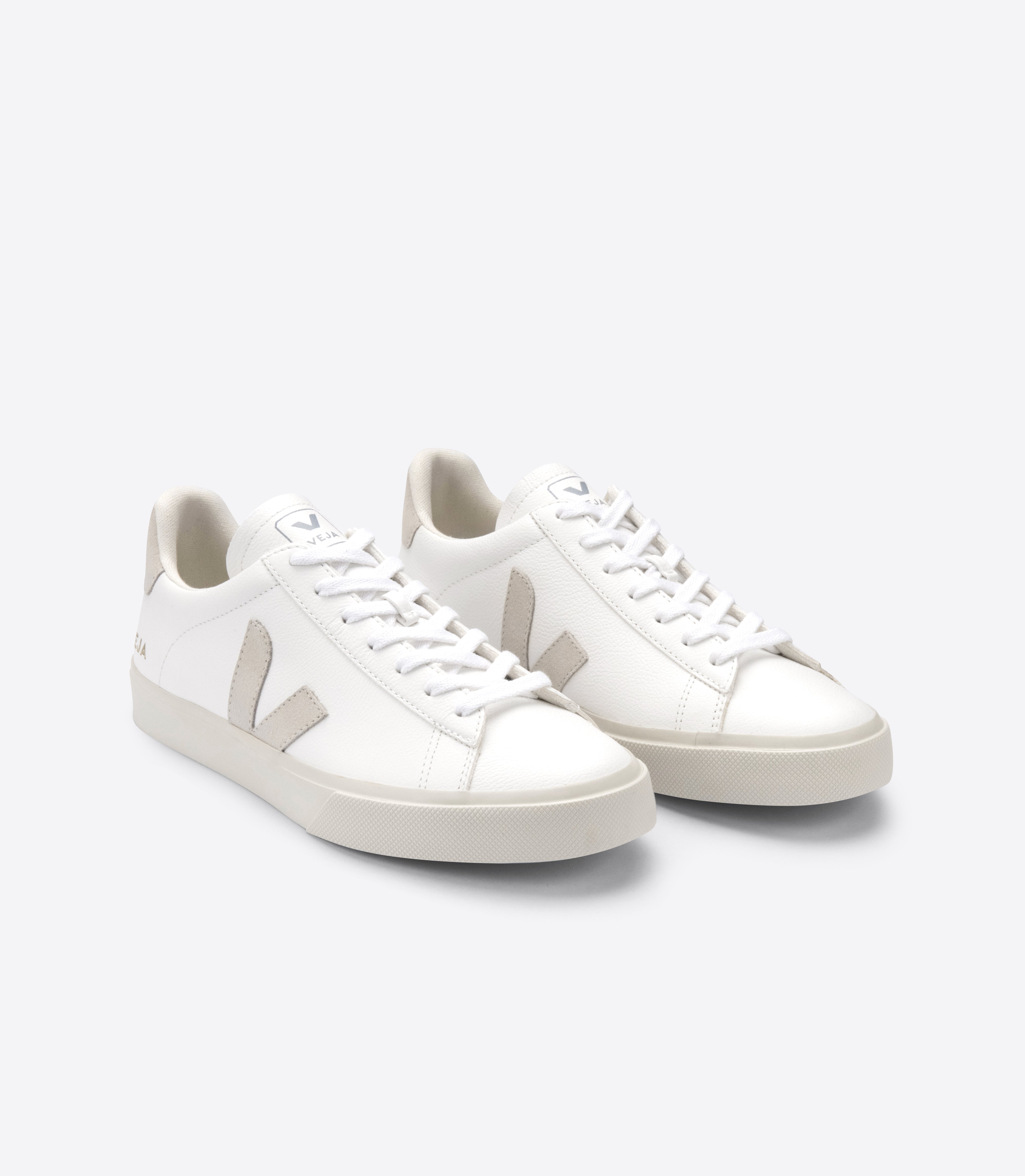 VEJA Campo Chromfree in Extra White, Natural Suede