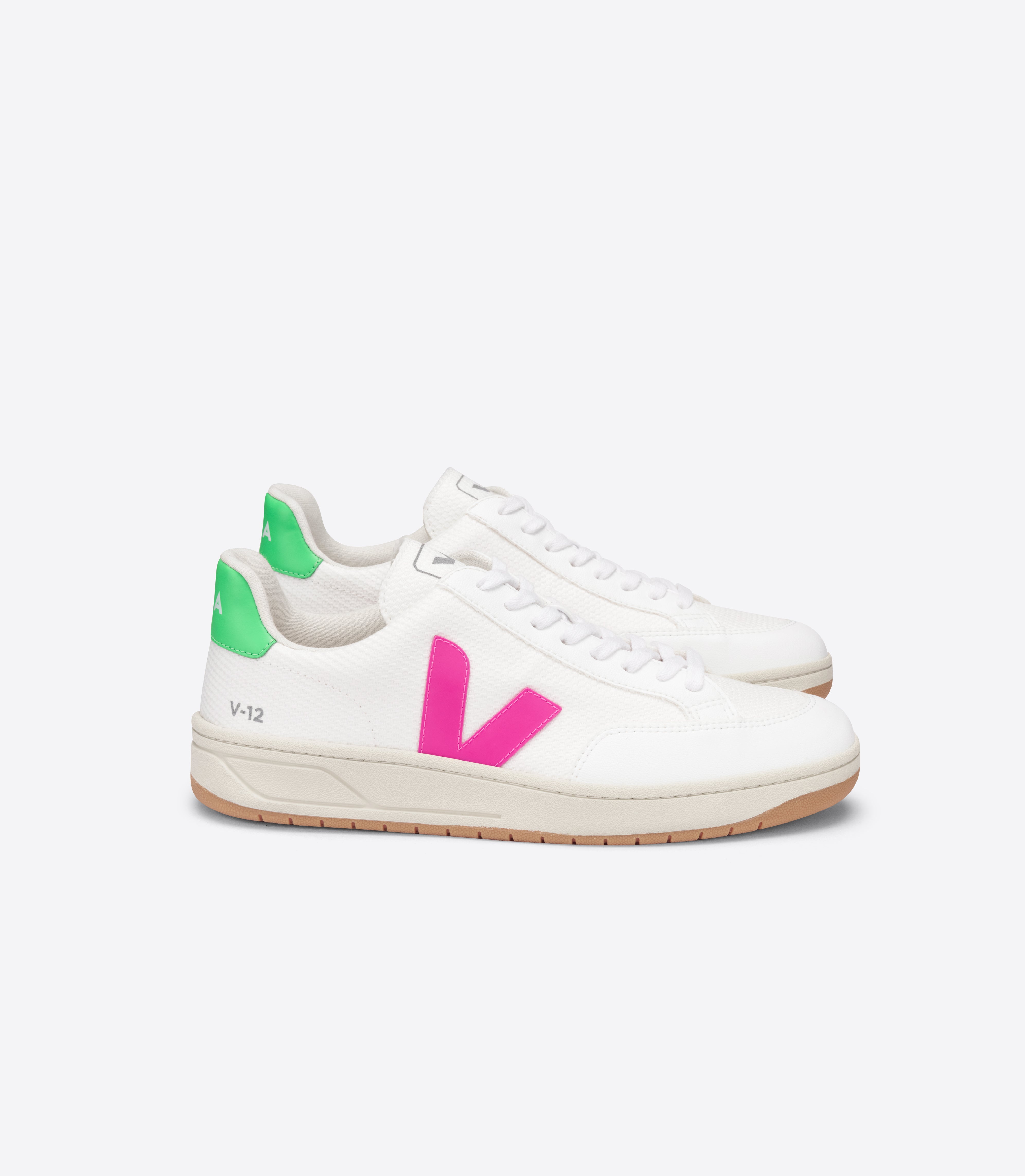 VEJA V-12 Mesh in White, Sari, Absinthe