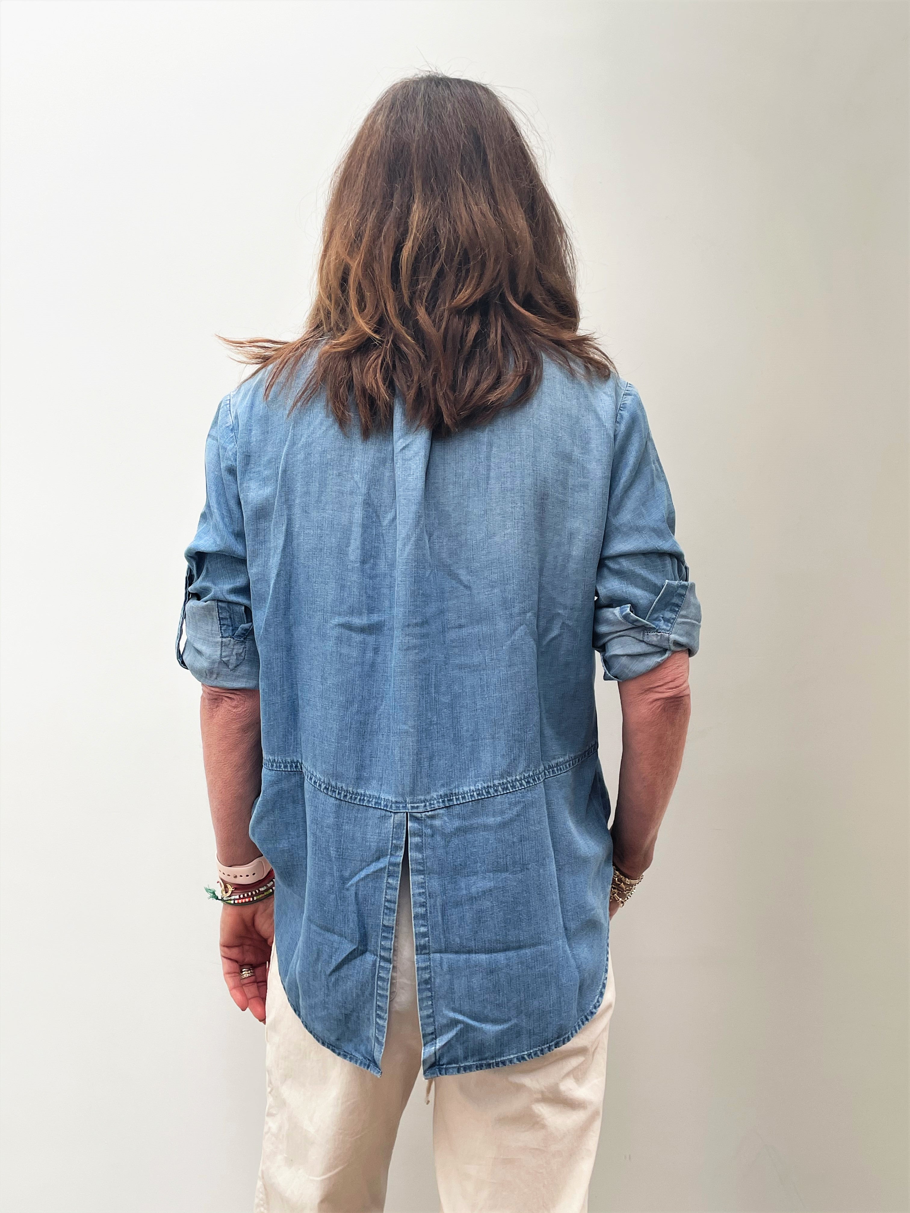 BD Split Back Button Down Shirt 2631 in Chambray Wash